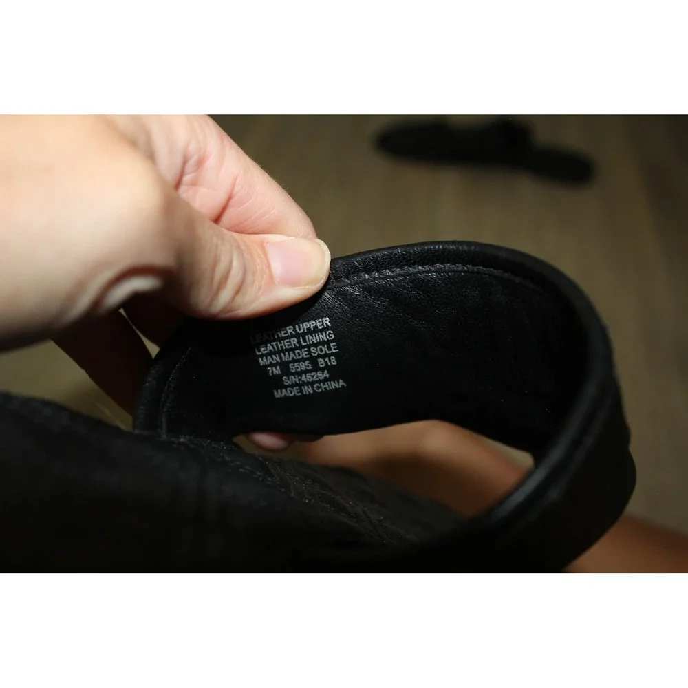 Tory Burch Fleming Black Quilted Leather Thong Sandals Logo Flats 5595 B18 7M